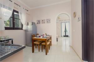 Η κουζίνα ή μικρή κουζίνα στο Peaceful House by the Creek 1 +5 φωτογραφίες