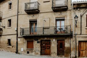 Tòa nhà nơi căn hộ tọa lạc