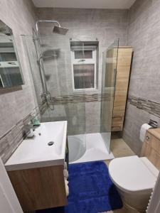 Vannituba majutusasutuses Beach house Mablethorpe Stylish Spacious, 2 bedrooms sleeps 6 200m to beach +42 fotot