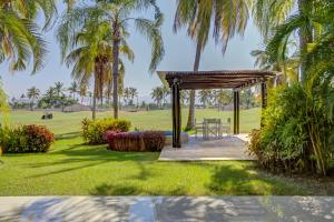 Κήπος έξω από το El Tigre, Ibiza Condos with Pool and Golf Views