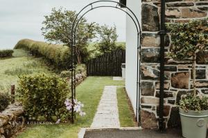 Фотография из галереи The Burrow at no. 84 в городе Clogh Mills