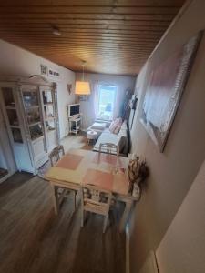 Posezení v ubytování ländlich & gemütlich in Raeren mit 2 Schlafzimmern