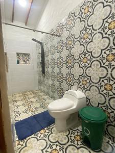 Koupelna v ubytování Cabaña con piscina para disfrute social y familiar