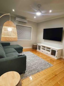 Μια τηλεόραση ή/και κέντρο ψυχαγωγίας στο Schillington Cottage