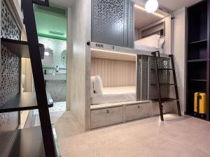 Gambar di galeri bagi Coeo Hernan Ruiz Rooftop Pool Hostel di Málaga