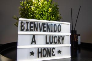 サンティアゴにあるDepartamento full equipado a pasos del movistar arena, moderno y cómodo con toda la magia del surの白い印