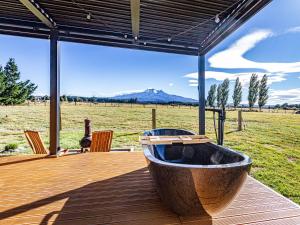 Üldine mäevaade või majutusasutusest Mangateitei Views - Rangataua Tiny Home pildistatud vaade