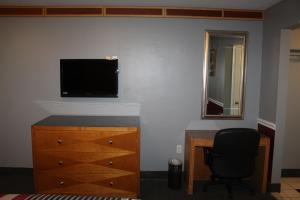 TV a/nebo společenská místnost v ubytování Liberty Inn Absecon Atlantic City
