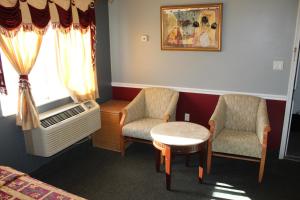 Posezení v ubytování Liberty Inn Absecon Atlantic City