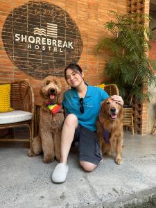 Ospiti di Shorebreak Hostel San Juan La Union con animali domestici