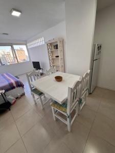 Et tv og/eller underholdning på Hermoso Departamento centro con pileta