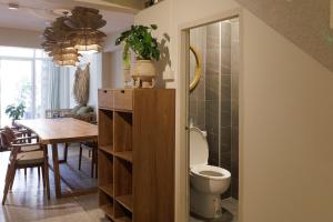 Koupelna v ubytování baan nuit Bangkok Stayhouse + 76 fotografií