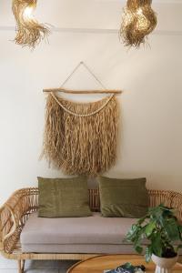 Posezení v ubytování baan nuit Bangkok Stayhouse