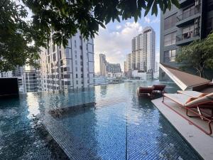 Πισίνα στο ή κοντά στο Neon Cloud Bangkok