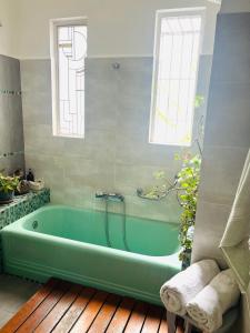 Koupelna v ubytování en el corazón del Barrio Sur + 16 fotografií