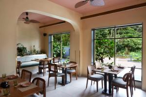 Restaurace v ubytování Radha House Siolim A Boutique Hotel