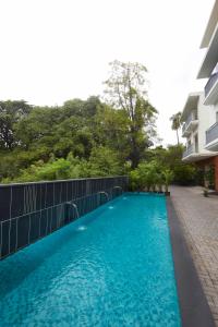 Bazén v ubytování Radha House Siolim A Boutique Hotel nebo v jeho okolí