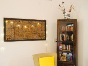 Fotografie z fotogalerie ubytování The YelloMello HomeStay 1BHK fast Wi-Fi AC Pet-Friendly v destinaci Mandrem