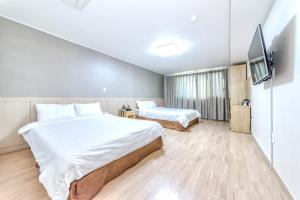Gallery image of Jungmoon City Hotel in Seogwipo