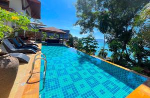 Piscina di 悬崖别墅 无边海景 直达海滩 五卧泰式独栋私人泳池别墅 超漂亮日出 o nelle vicinanze