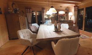 Chambre d'hôtes L'ours Bleu的休息区