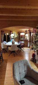 Chambre d'hôtes L'ours Bleu的休息区