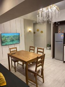 Kuchyň nebo kuchyňský kout v ubytování солнечная квартира в центре города