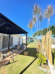 Aed väljaspool majutusasutust Cozy house with sea view!