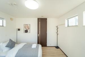 nearest yamate line ebisu walk for 5 min客房内的一张或多张床位