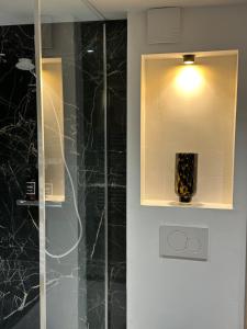 Ένα μπάνιο στο Suite Miraval