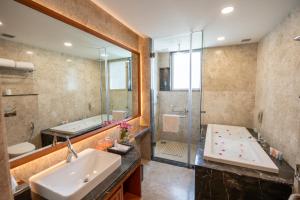 Welcomhotel By ITC Hotels, Jim Corbett的一间浴室