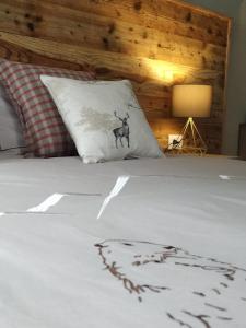Postel nebo postele na pokoji v ubytování Le Bifore in valle