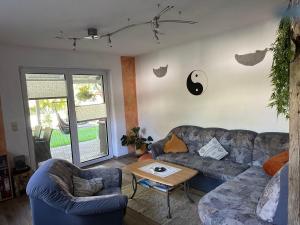 Posezení v ubytování Ferienwohnung-Holzer-Feng-Shui