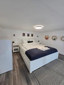 Posteľ alebo postele v izbe v ubytovaní Maria Apartments - Modern apartments in the center of Budapest