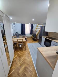 Kuchyňa alebo kuchynka v ubytovaní Maria Apartments - Modern apartments in the center of Budapest