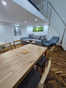 Posedenie v ubytovaní Maria Apartments - Modern apartments in the center of Budapest