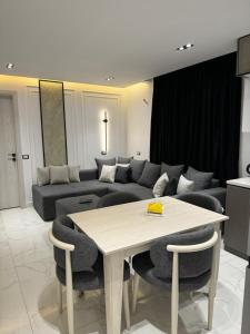 Chantier IslandにあるHelnan portfouad hotelのギャラリーの写真