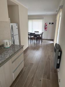 Kuchyň nebo kuchyňský kout v ubytování Cabaña Puente B 2