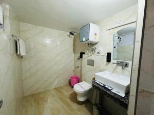Hotel Eagle Nest Central Heated的一间浴室