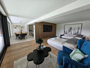Posteľ alebo postele v izbe v ubytovaní Apartments Shema