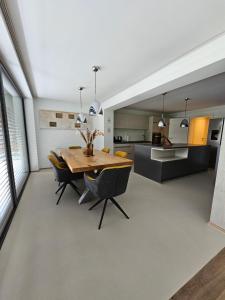 Posedenie v ubytovaní Apartments Shema + 9 fotografií