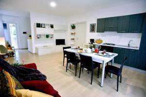 Kuchyňa alebo kuchynka v ubytovaní Il triclinio B&B + 37 fotografií