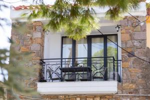 Gallery image of Traditional Stone House in Moudhros