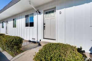 Photo de la galerie de l'établissement Brand New Apt W Parking Blocks From Downtown- D, à Sunnyvale