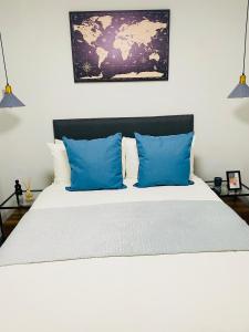 Ένα ή περισσότερα κρεβάτια σε δωμάτιο στο The Private Pelican at Room 4