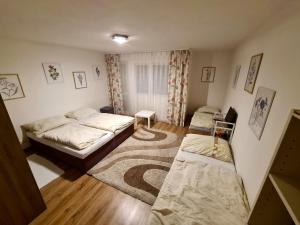 Posteľ alebo postele v izbe v ubytovaní Apartmán ACTIVE