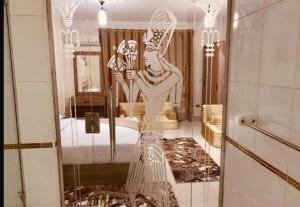 Uma cama ou camas num quarto em Tut View the pyramids