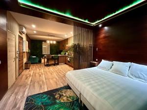 Afbeelding uit fotogalerij van BALIROOM Prestige in Vaulx-en-Velin +8 foto's