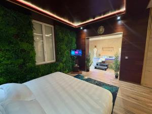 Afbeelding uit fotogalerij van BALIROOM Prestige in Vaulx-en-Velin