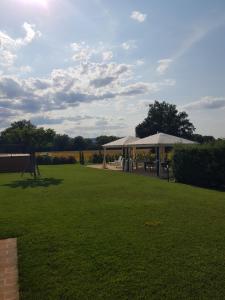 Ogród w obiekcie Agriturismo Villa al piano